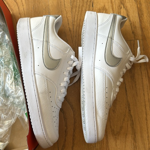 Women’s Nike court vision low size 10 - Picture 2 of 4